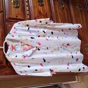 NWT WOMEN'S WHITE MULTI BUTTON DOWN BLOUSE